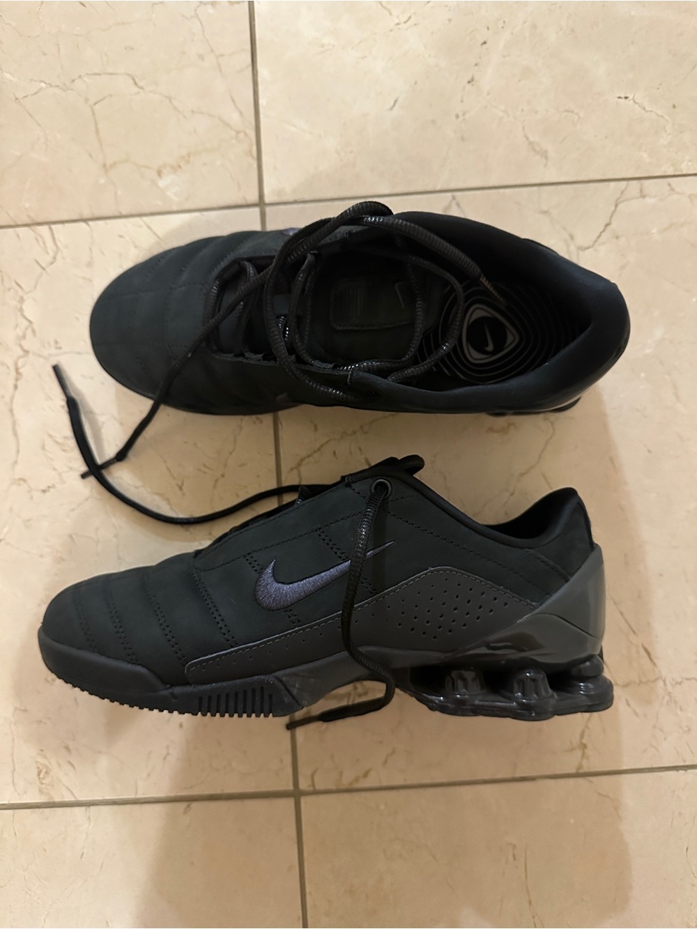 Nike Women’s Black T90 Shox Mangia